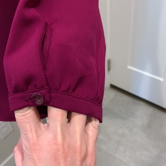 F21 Buttoned back blouse - Picture 6 of 12